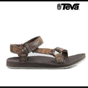 Brown Textured Sandals